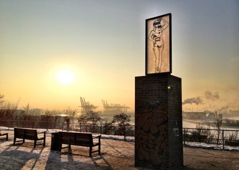 Frozen st pauli girl